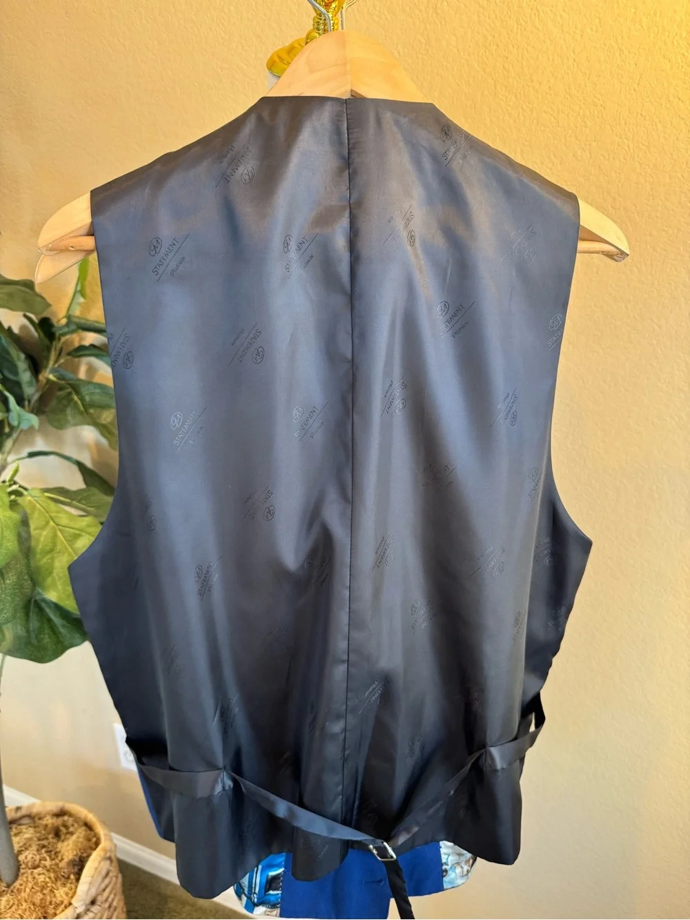 Statement Italy Mens 3‑Piece Suit - 44L Jacket/Vest, 40R Pants - Blue Check Wool